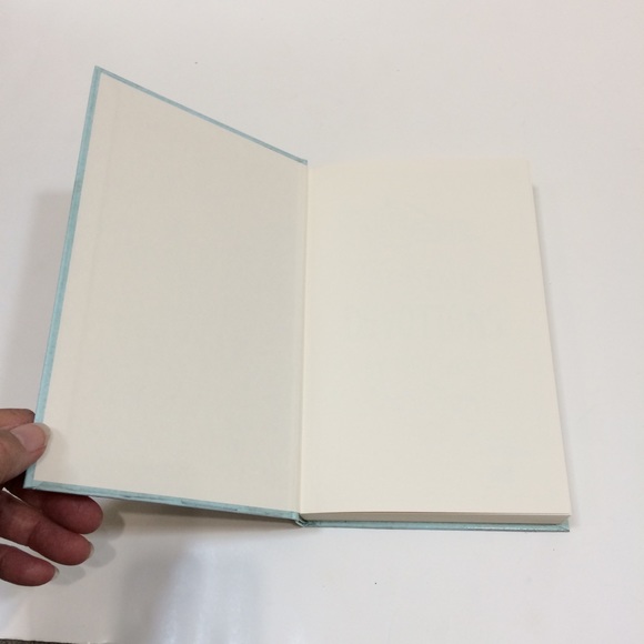 Teen To Teen: 365 Daily Devotions by Teen Girls for Teen Girls - Picture 7 of 10